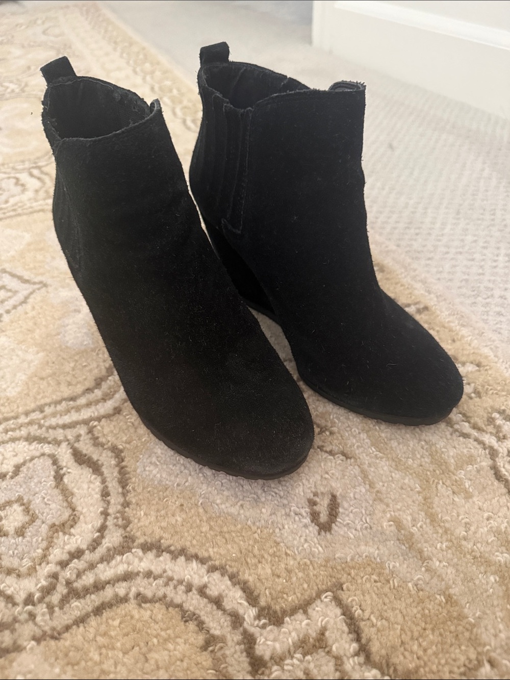 Gianni Bini Black Women's Suede Ankle Booties Size 7.5 M
